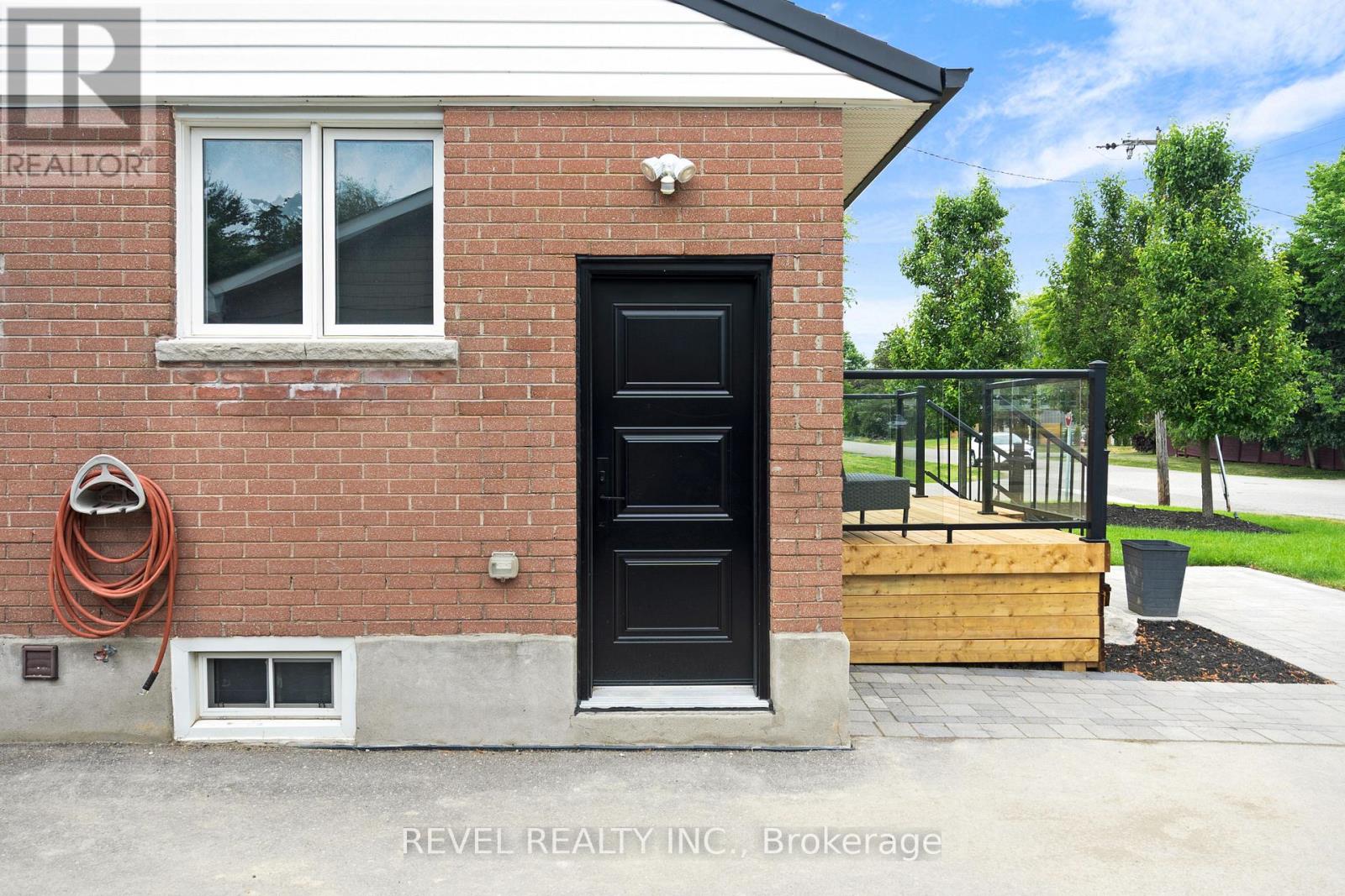 Photo 6 of 294 Henderson Street, Caledon ON