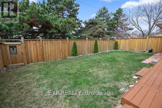 Photo 3 of 80 Mountland Drive, Toronto ON