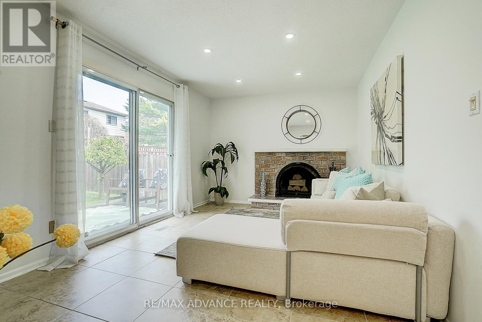 Photo 15 of 86 Placentia Boulevard, Toronto ON