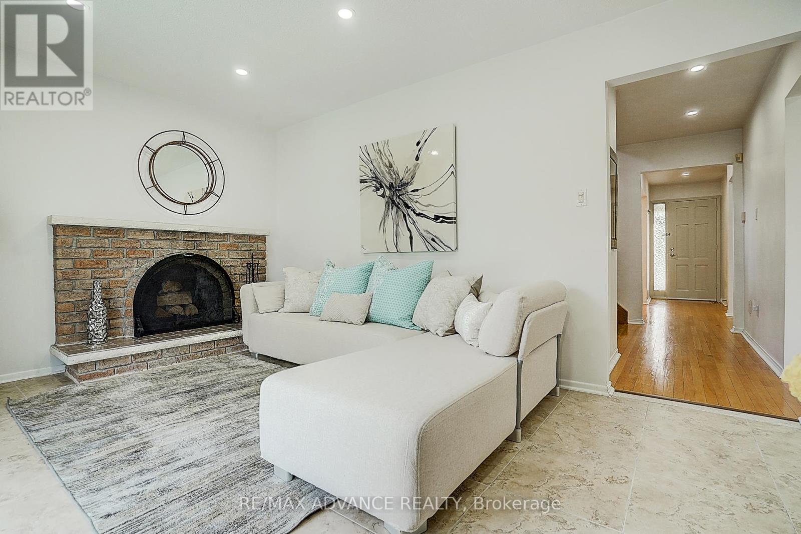 Photo 18 of 86 Placentia Boulevard, Toronto ON