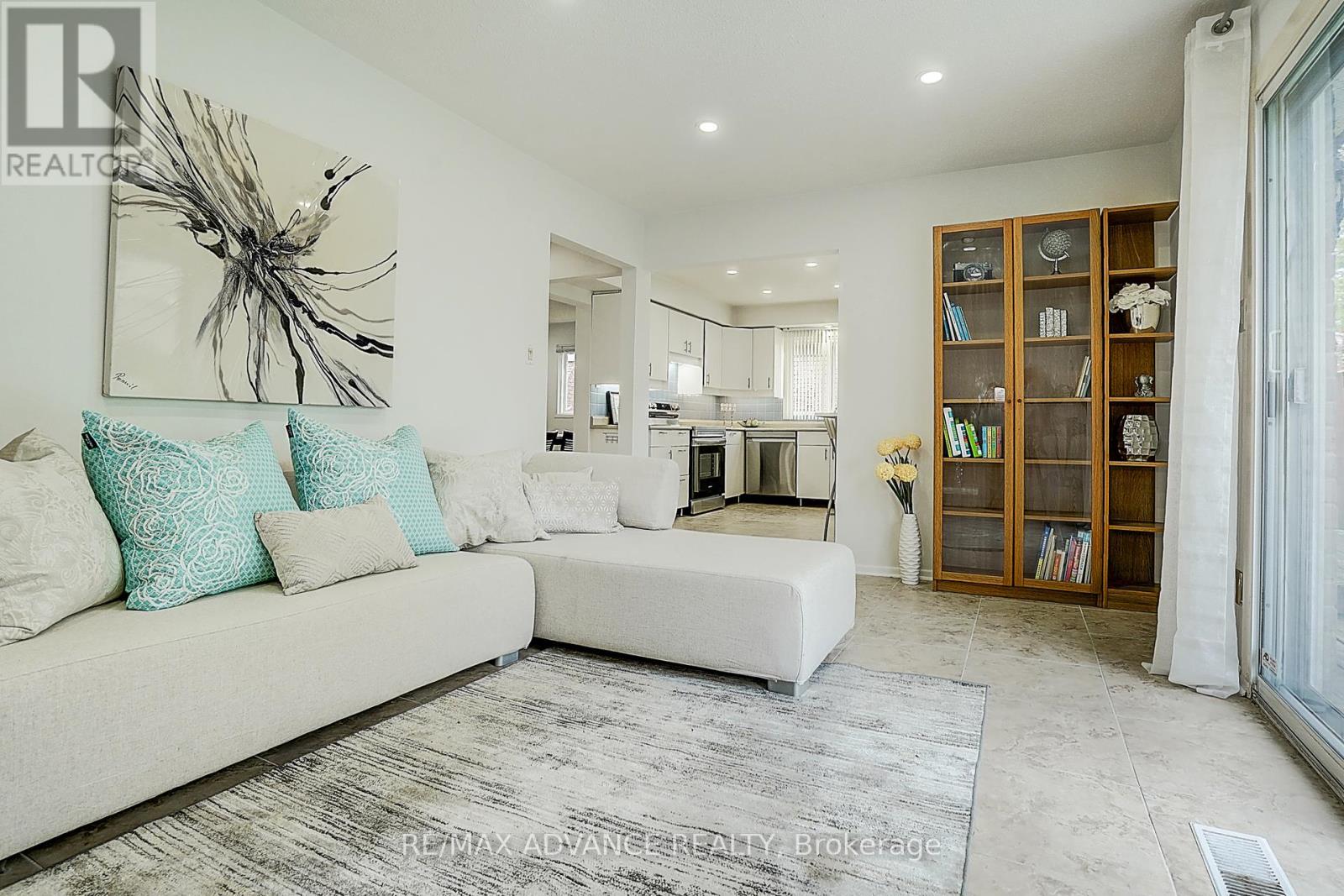 Photo 19 of 86 Placentia Boulevard, Toronto ON