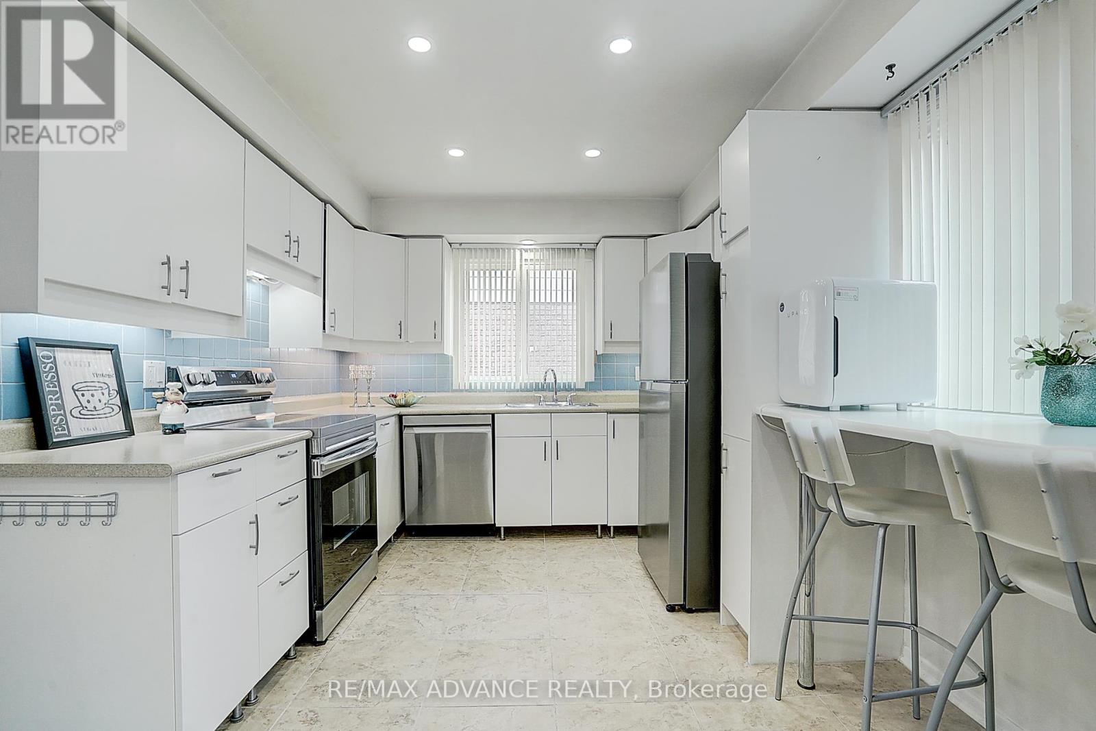 Photo 23 of 86 Placentia Boulevard, Toronto ON
