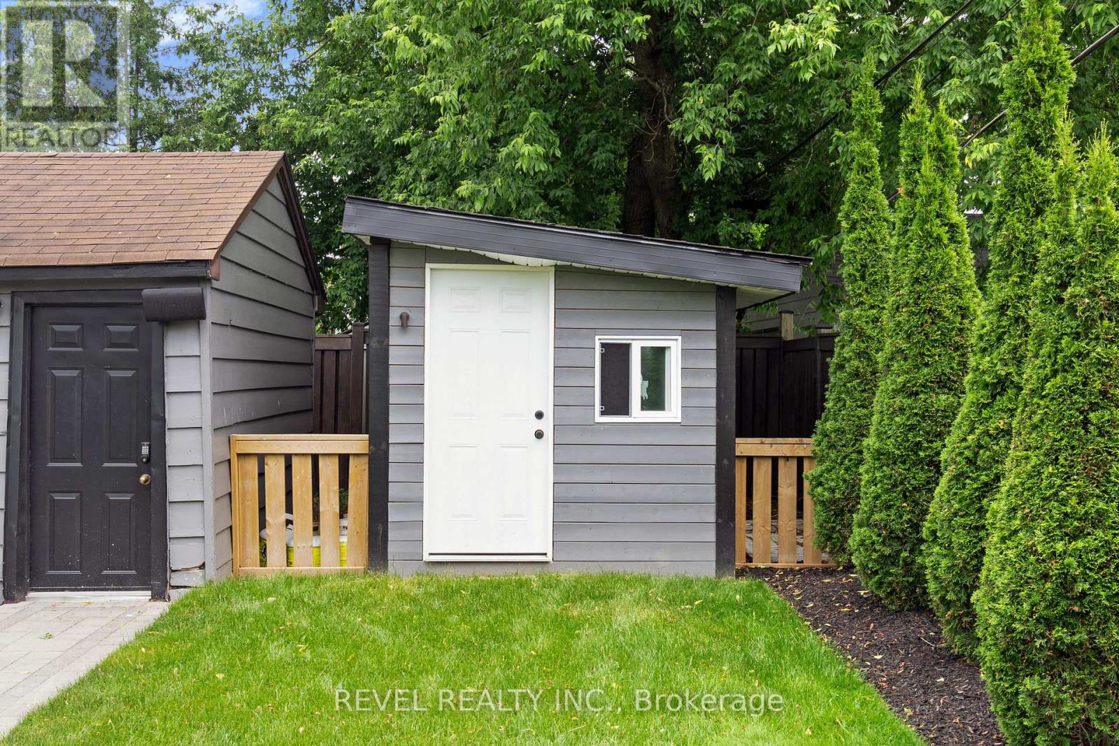 Photo 5 of 294 Henderson Street, Caledon ON