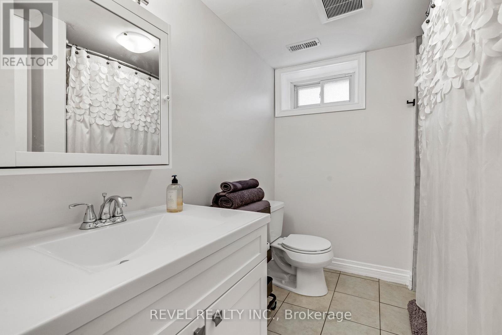 Photo 44 of 294 Henderson Street, Caledon ON