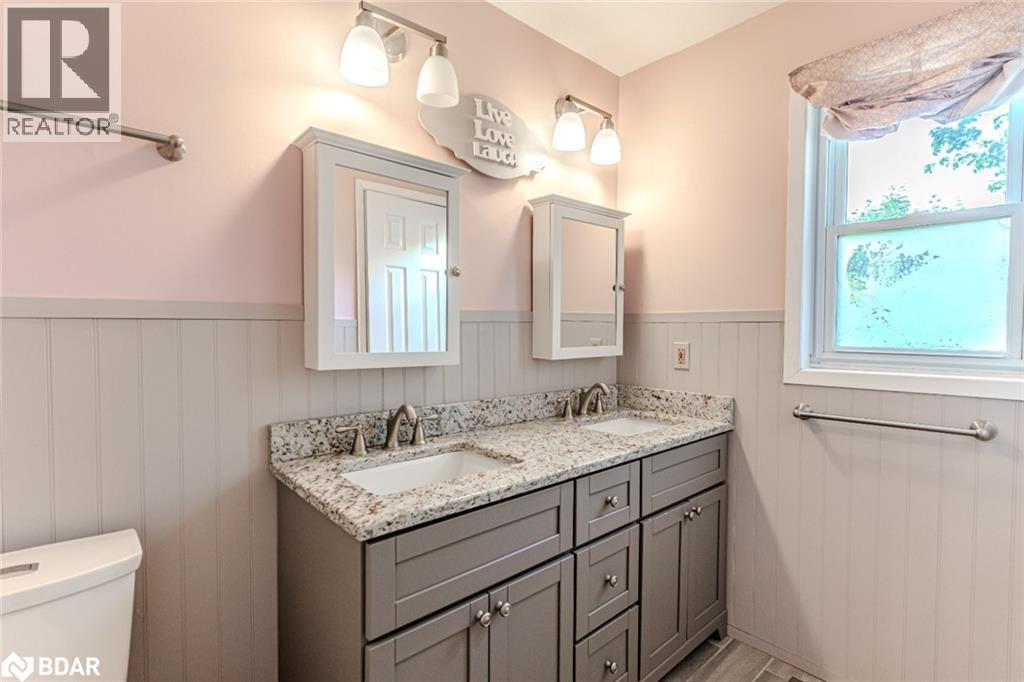 Photo 7 of 21 Autumn Lane, Barrie ON
