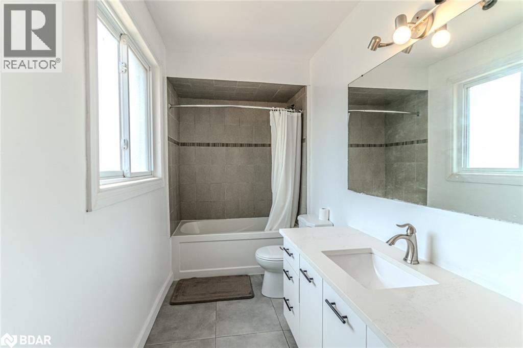 Photo 11 of 21 Autumn Lane, Barrie ON