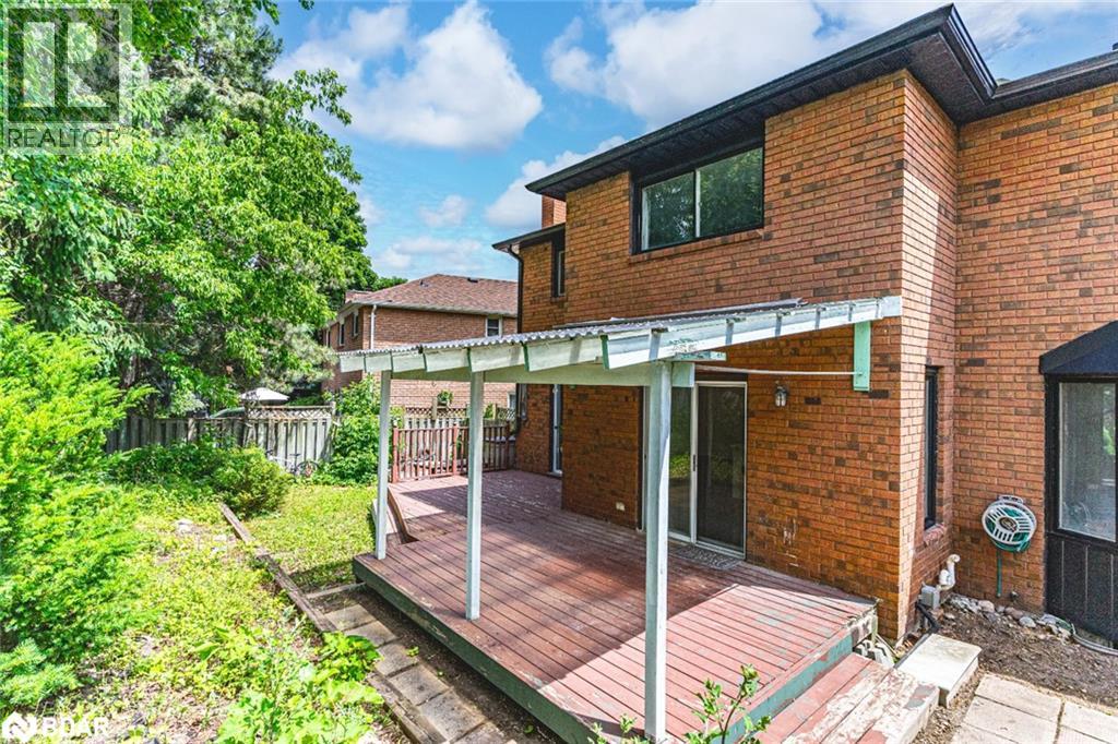 Photo 14 of 21 Autumn Lane, Barrie ON