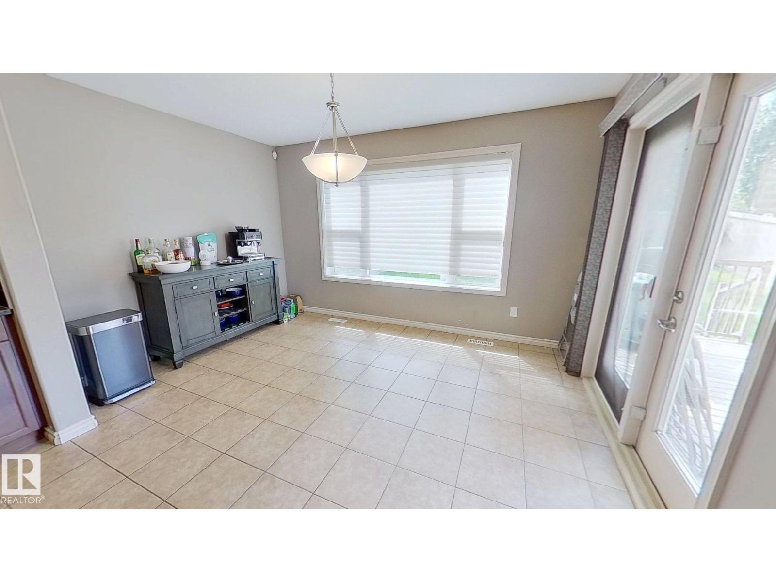 Photo 7 of 6723 19 Av Sw, Edmonton AB