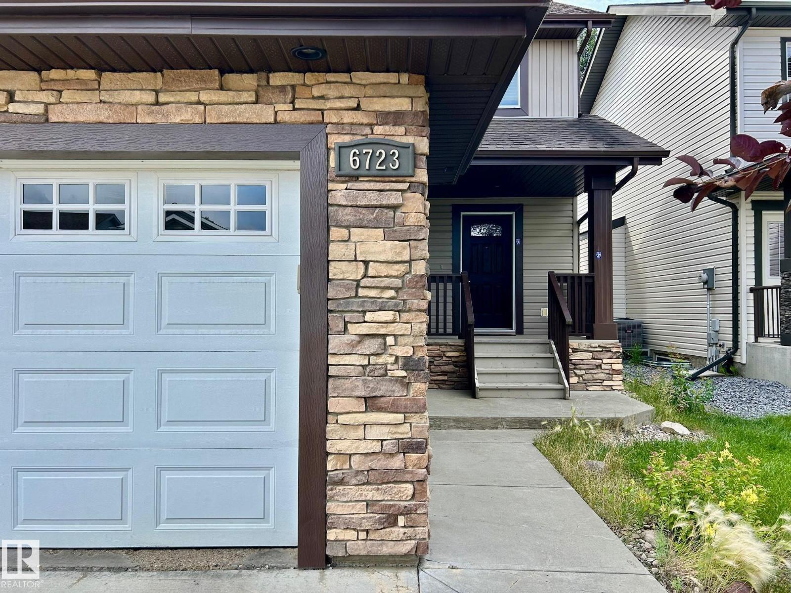 Photo 2 of 6723 19 Av Sw, Edmonton AB