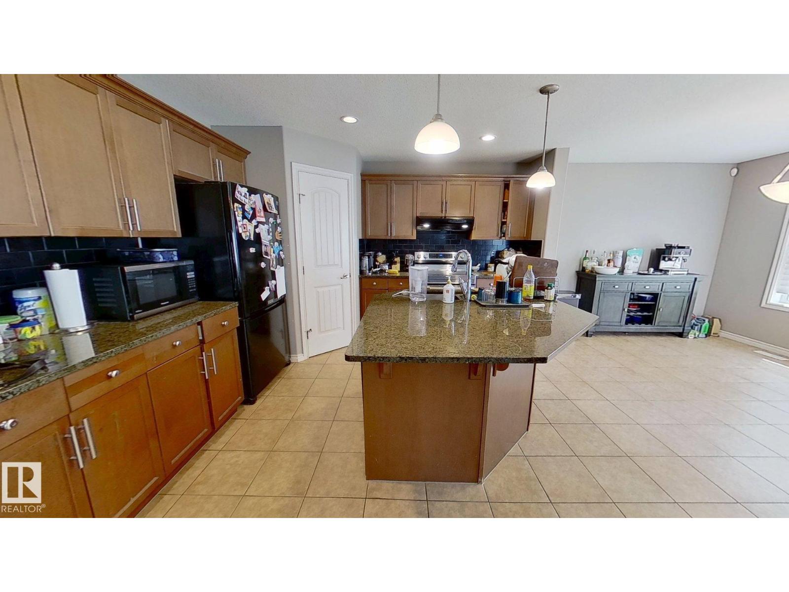 Photo 4 of 6723 19 Av Sw, Edmonton AB