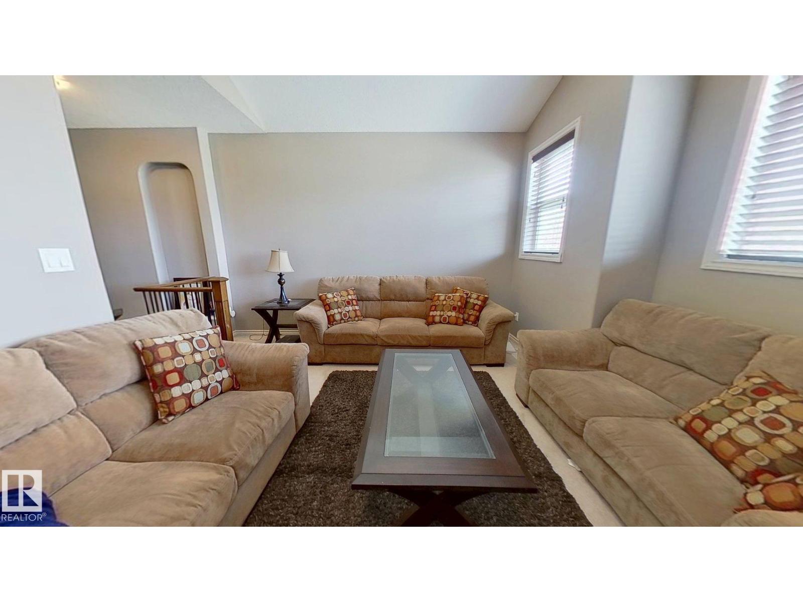 Photo 10 of 6723 19 Av Sw, Edmonton AB