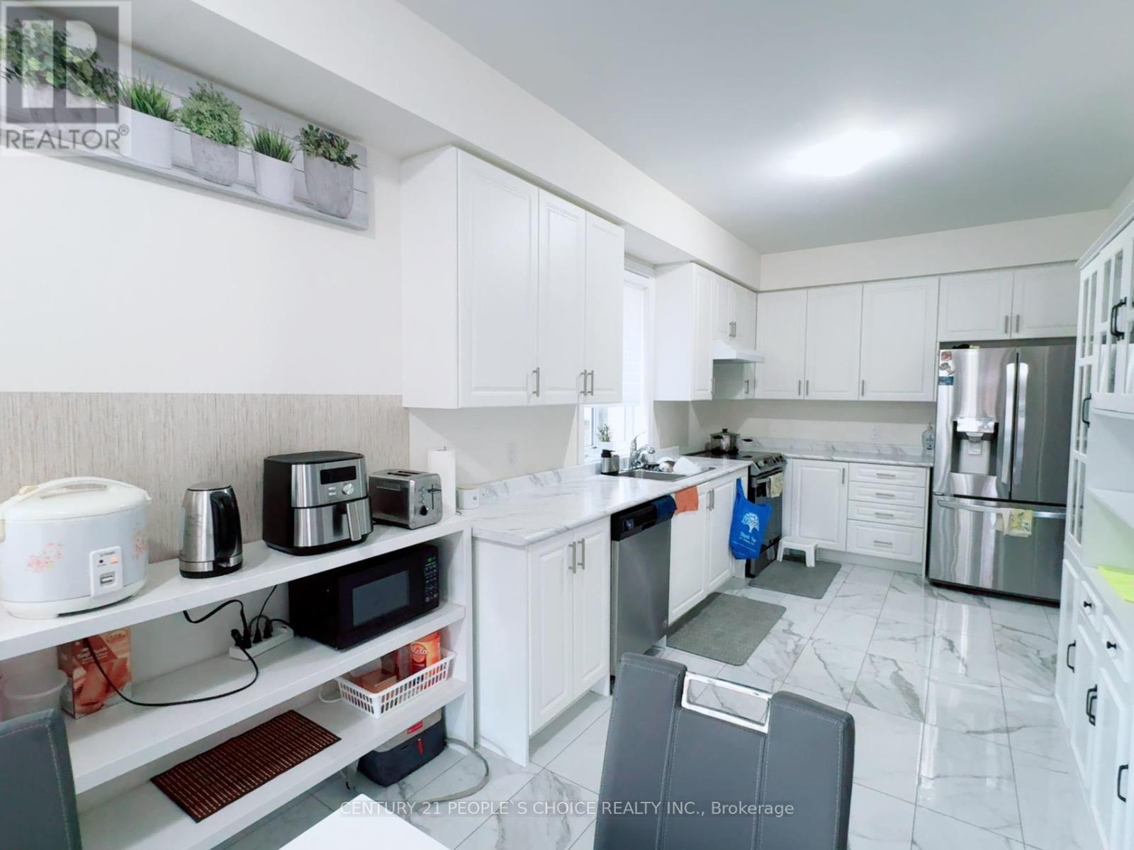 Photo 4 of Upper 118 Blackwell Crescent, Bradford West Gwillimbury ON