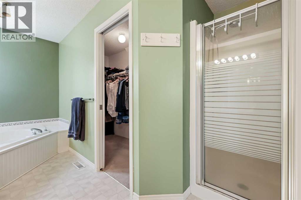 Photo 25 of 1732 Douglas Glen Grove Se, Calgary AB
