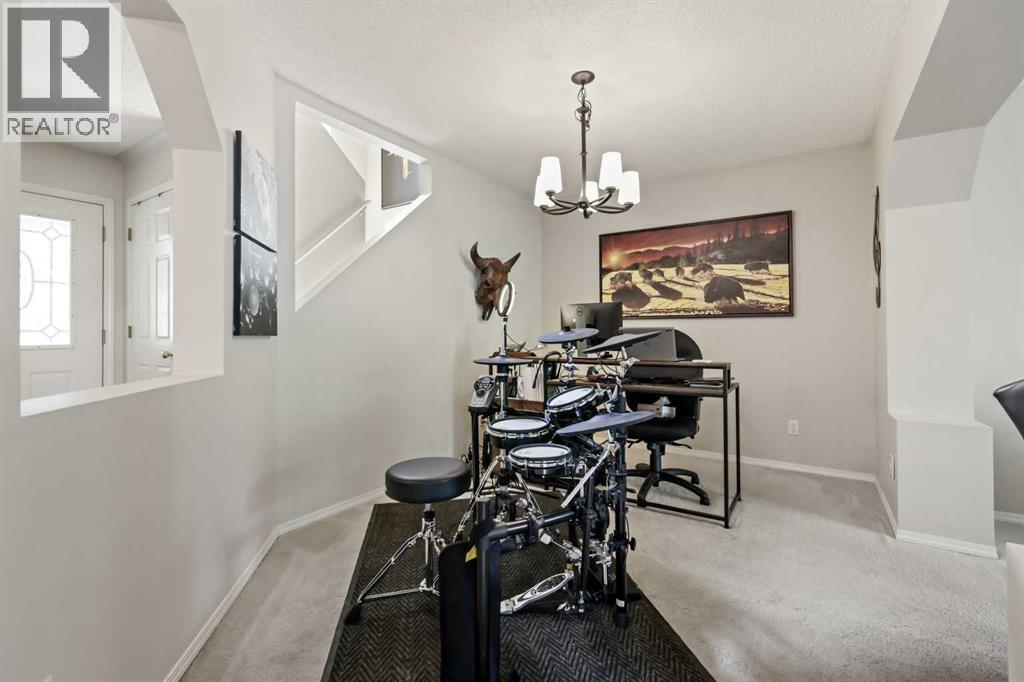 Photo 6 of 1732 Douglas Glen Grove Se, Calgary AB