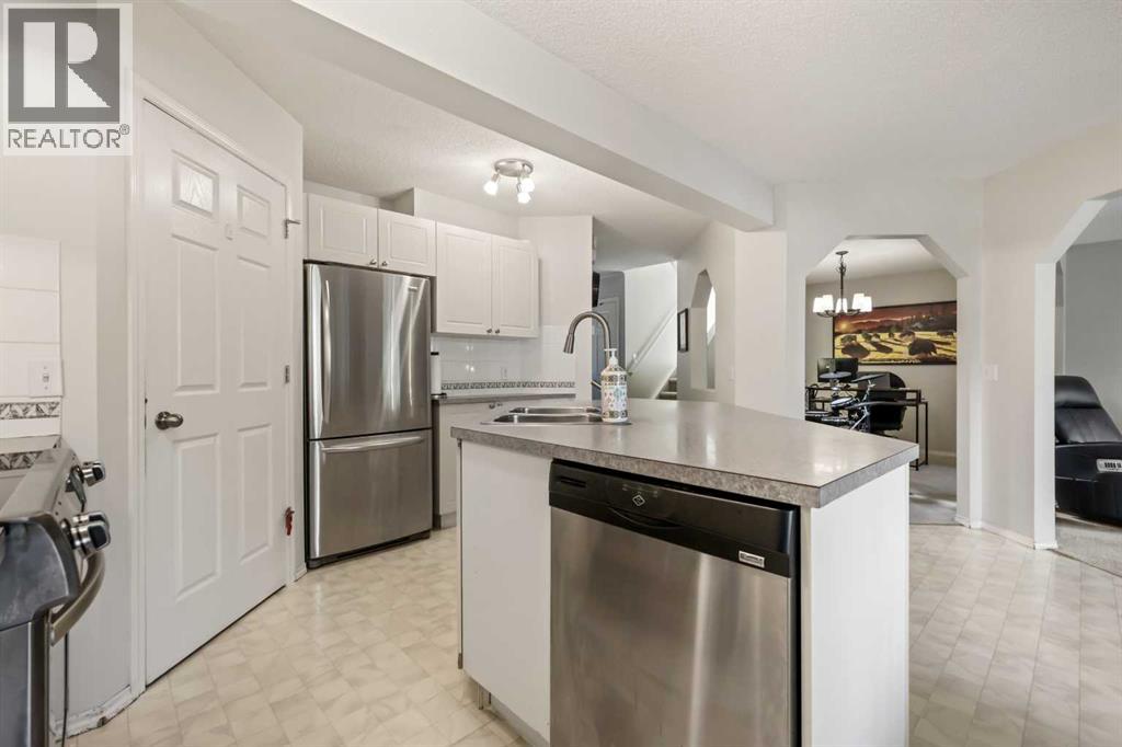 Photo 8 of 1732 Douglas Glen Grove Se, Calgary AB