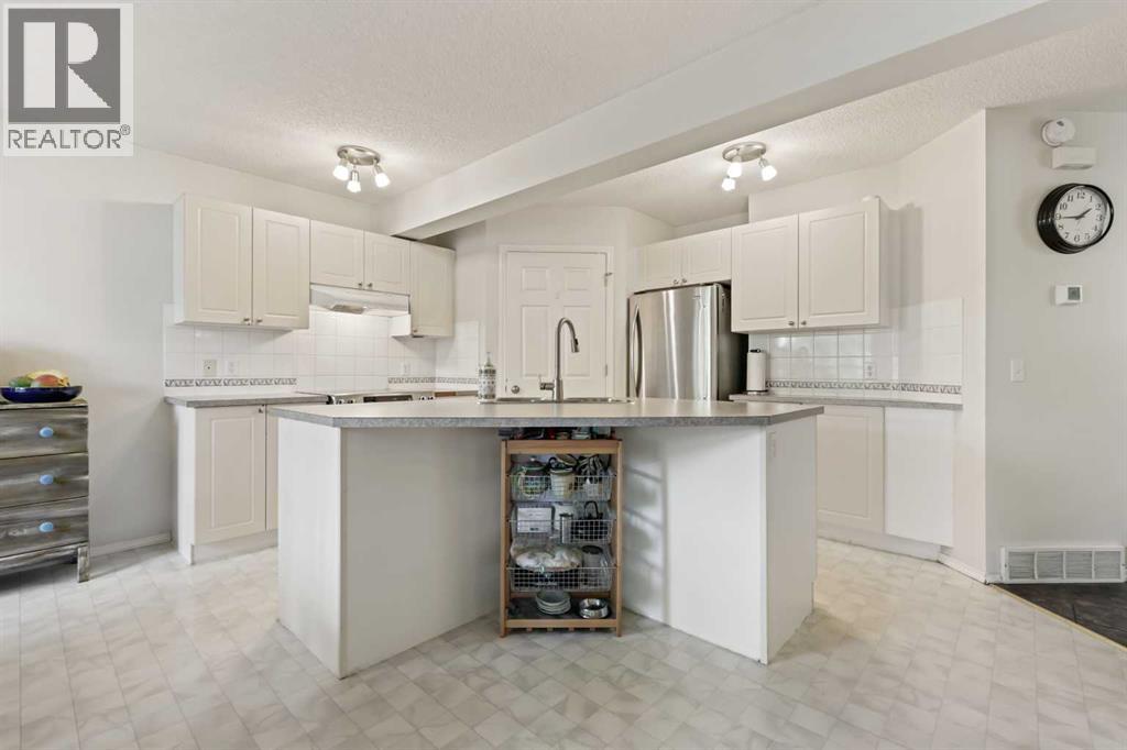 Photo 14 of 1732 Douglas Glen Grove Se, Calgary AB
