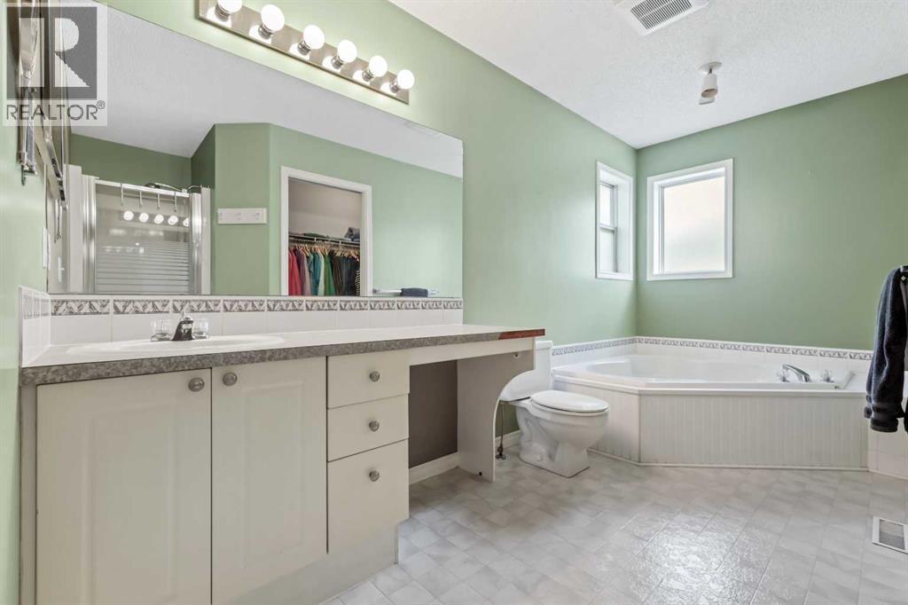 Photo 23 of 1732 Douglas Glen Grove Se, Calgary AB