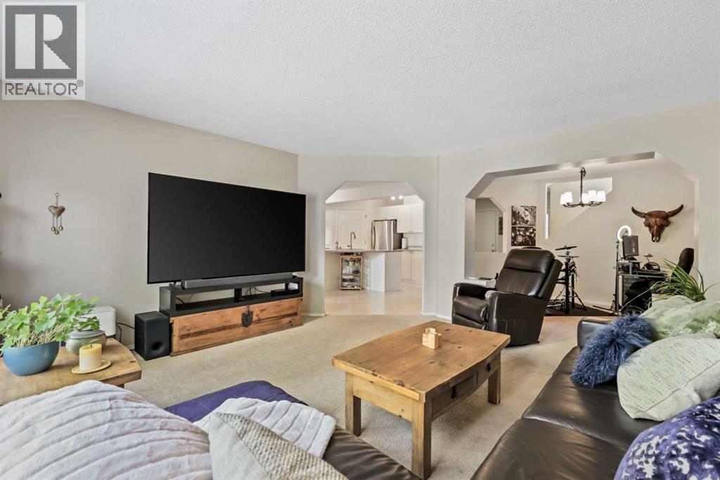 Photo 4 of 1732 Douglas Glen Grove Se, Calgary AB