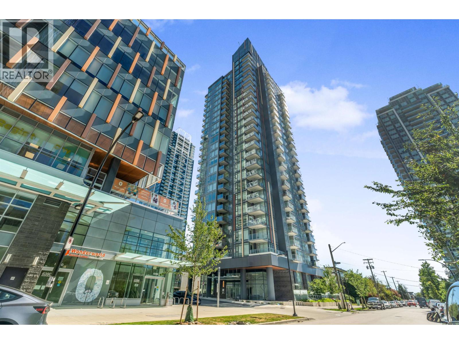 Photo 3 of 807 6398 Silver Avenue, Burnaby BC