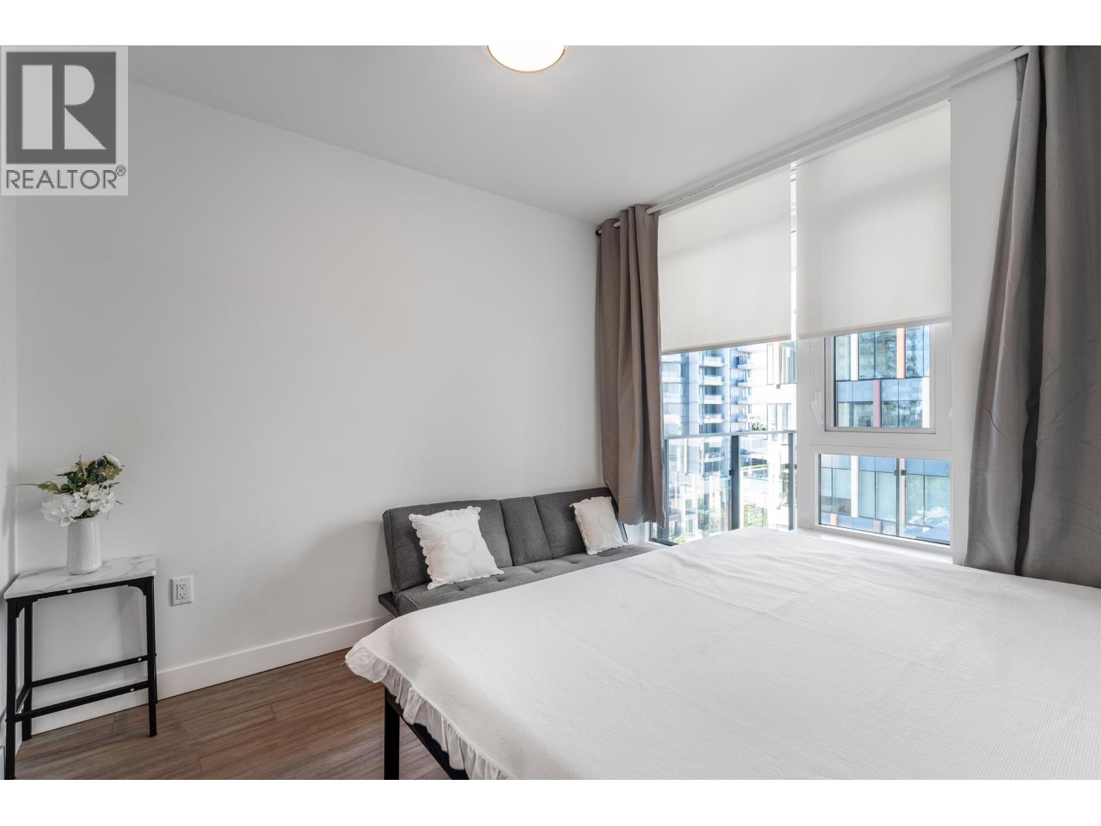 Photo 1 of 807 6398 Silver Avenue, Burnaby BC
