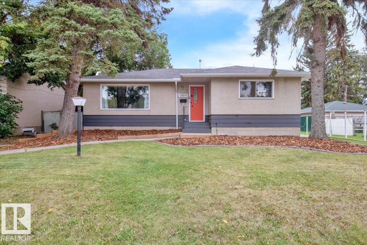 Photo 3 of 13011 137 Av Nw, Edmonton AB