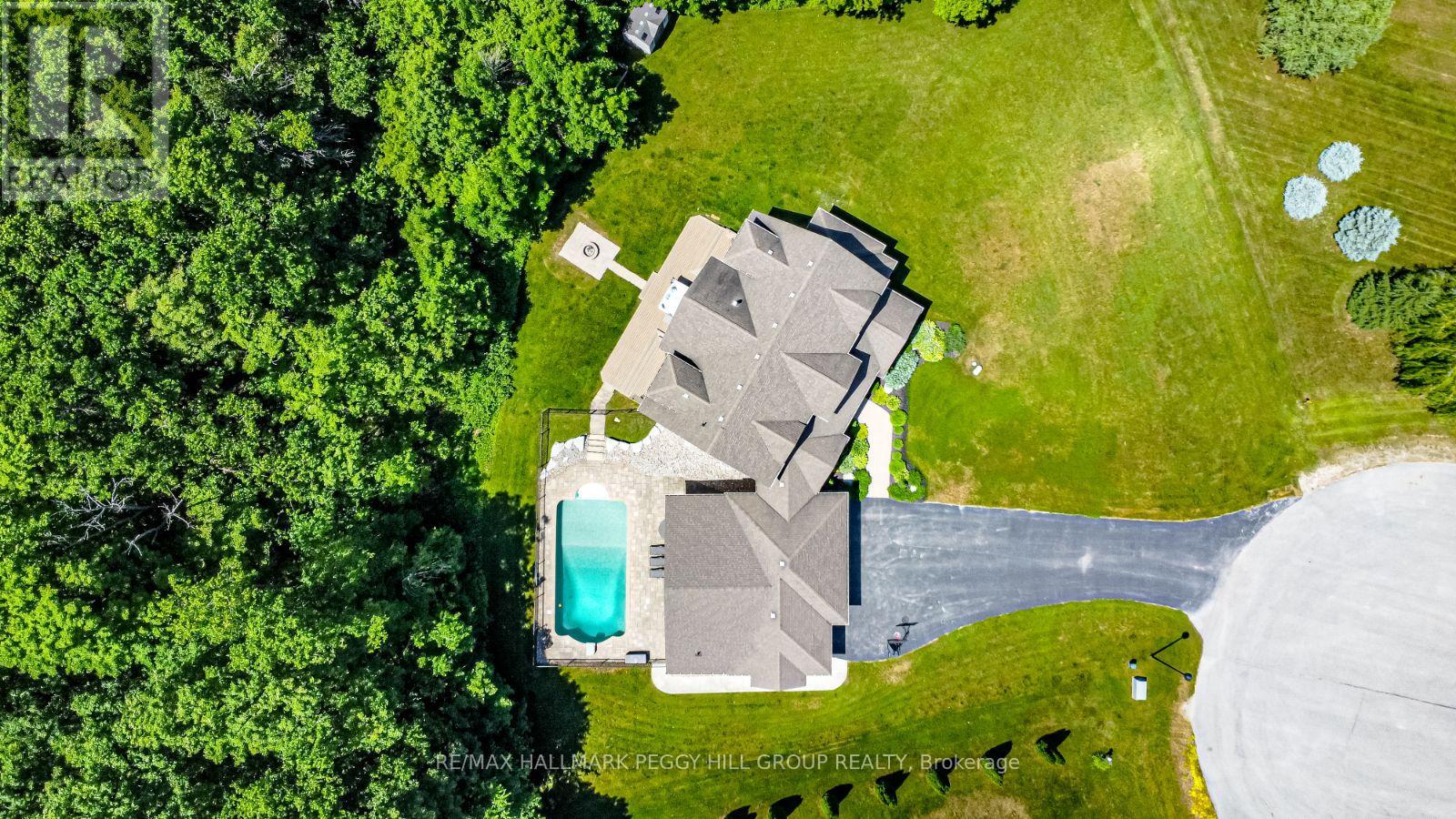 Photo 35 of 2 Sumach Court, Wasaga Beach ON