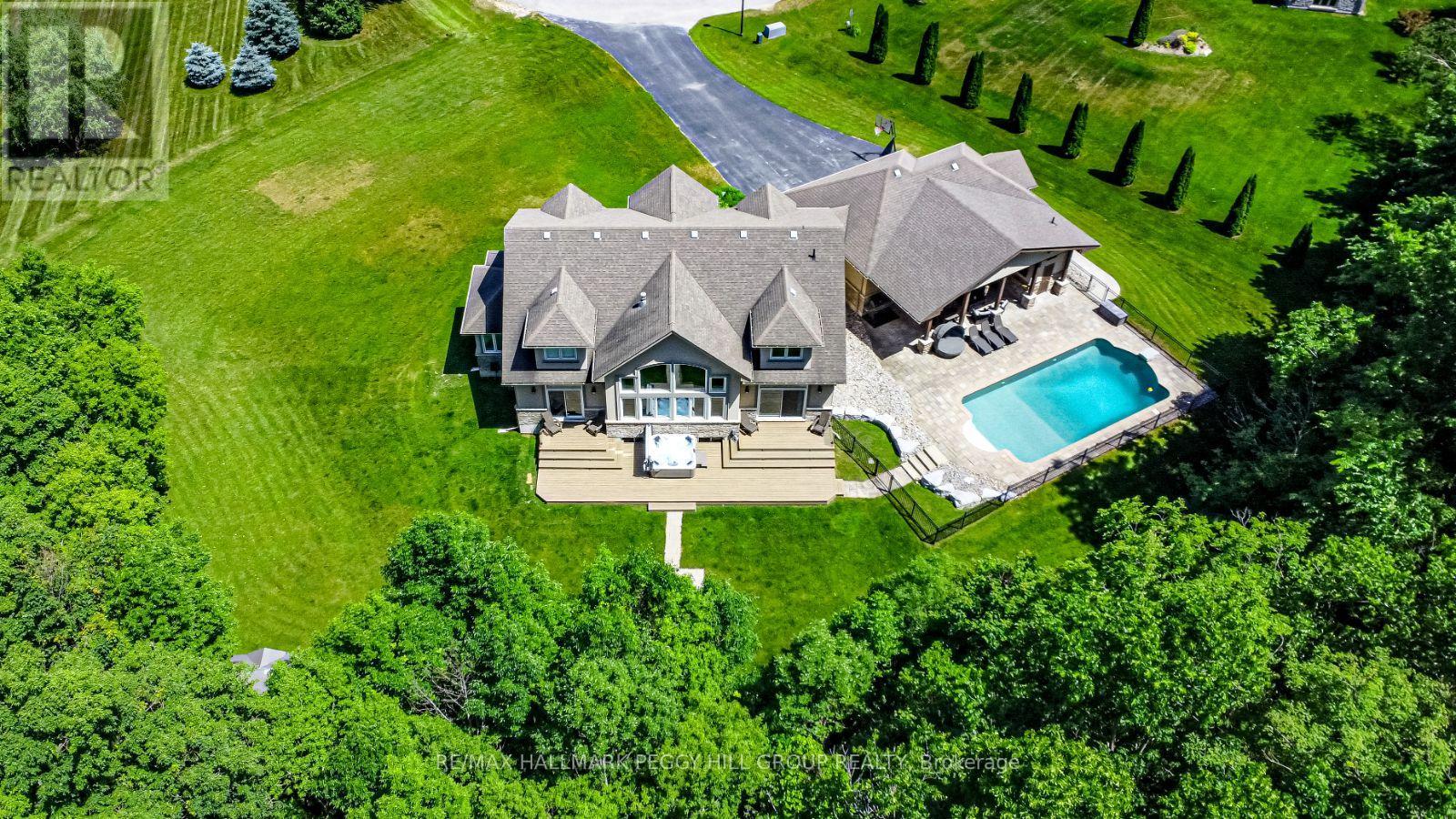 Photo 36 of 2 Sumach Court, Wasaga Beach ON