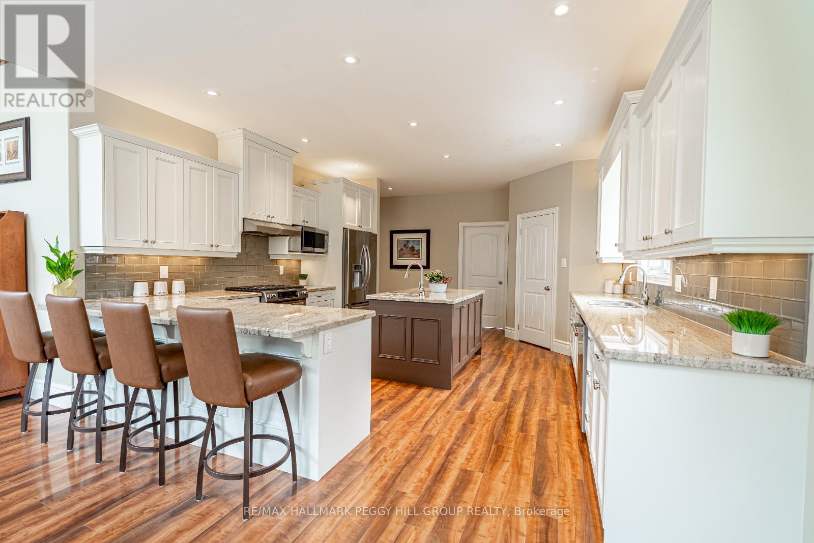 Photo 8 of 2 Sumach Court, Wasaga Beach ON