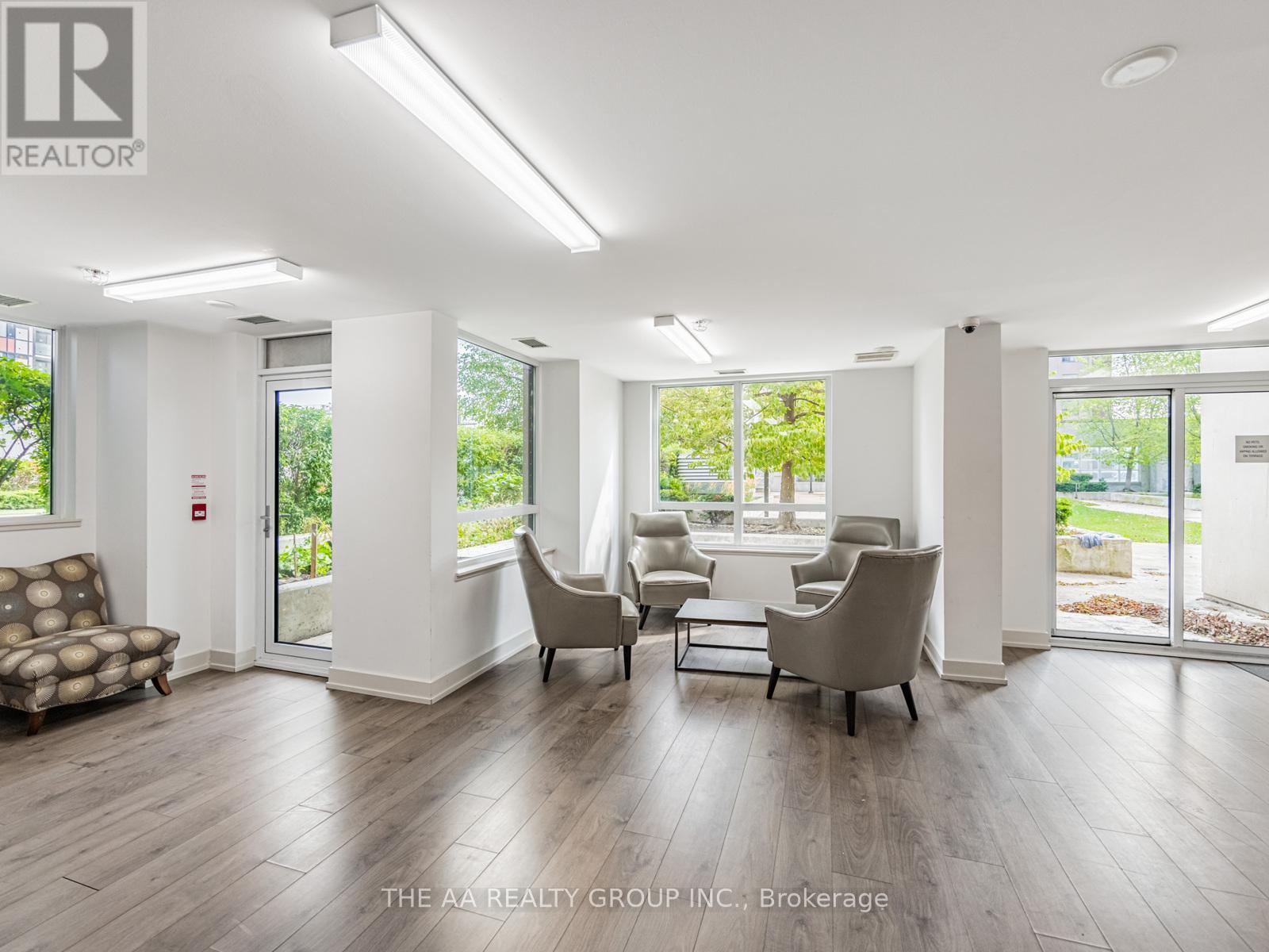Photo 3 of 2209 1410 Dupont Street, Toronto ON