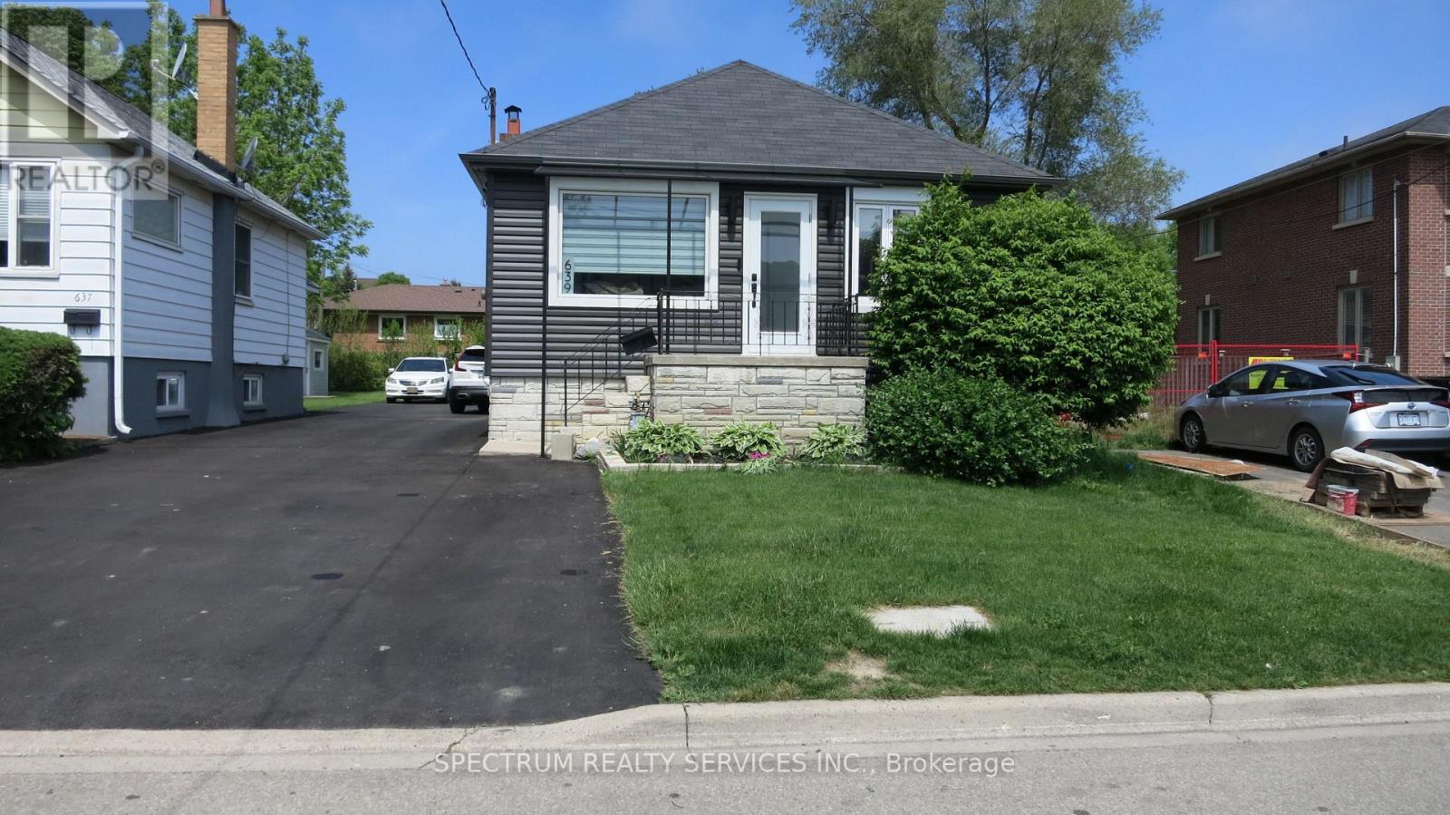 Photo 1 of Bsmt 639 Third Street, Mississauga ON