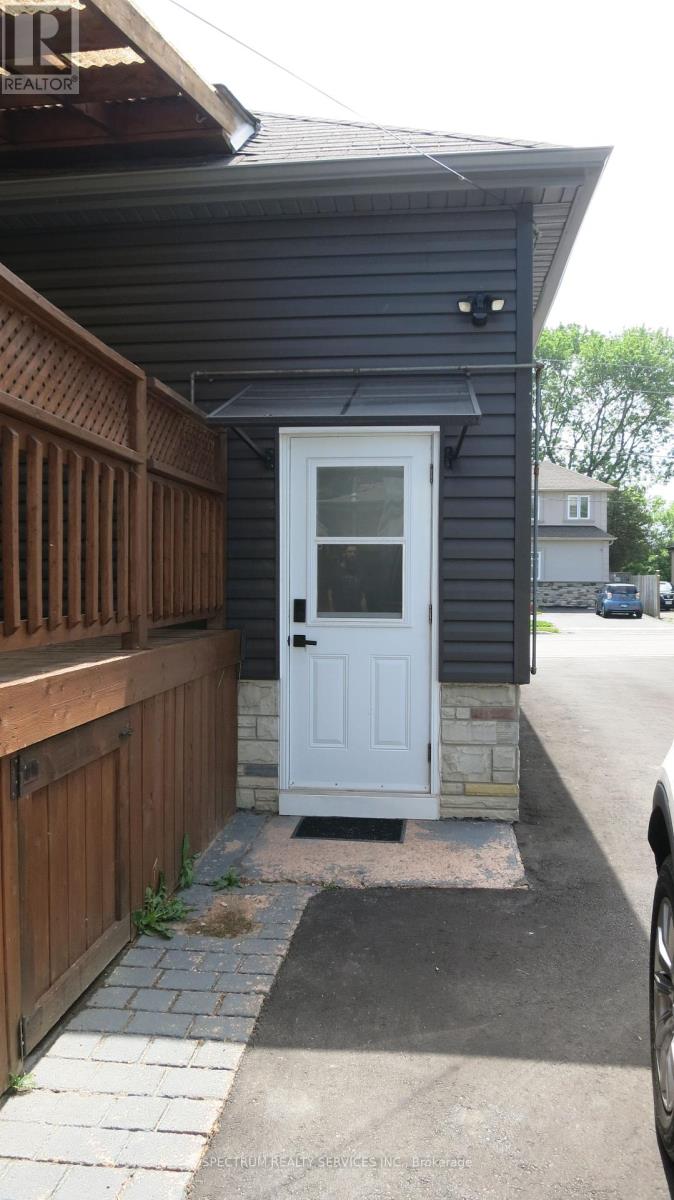 Photo 2 of Bsmt 639 Third Street, Mississauga ON