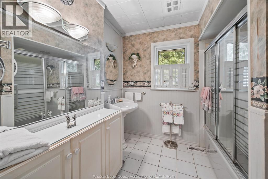 Photo 4 of 9485 Malden Road, Lasalle ON