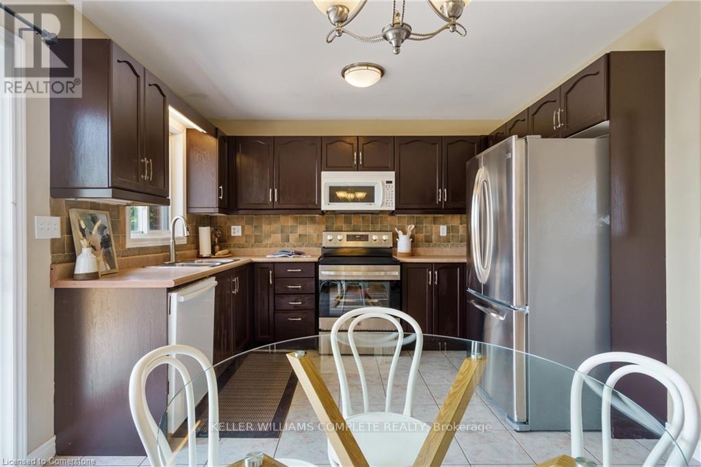 Photo 14 of 42 Grassyplain Drive, Hamilton ON