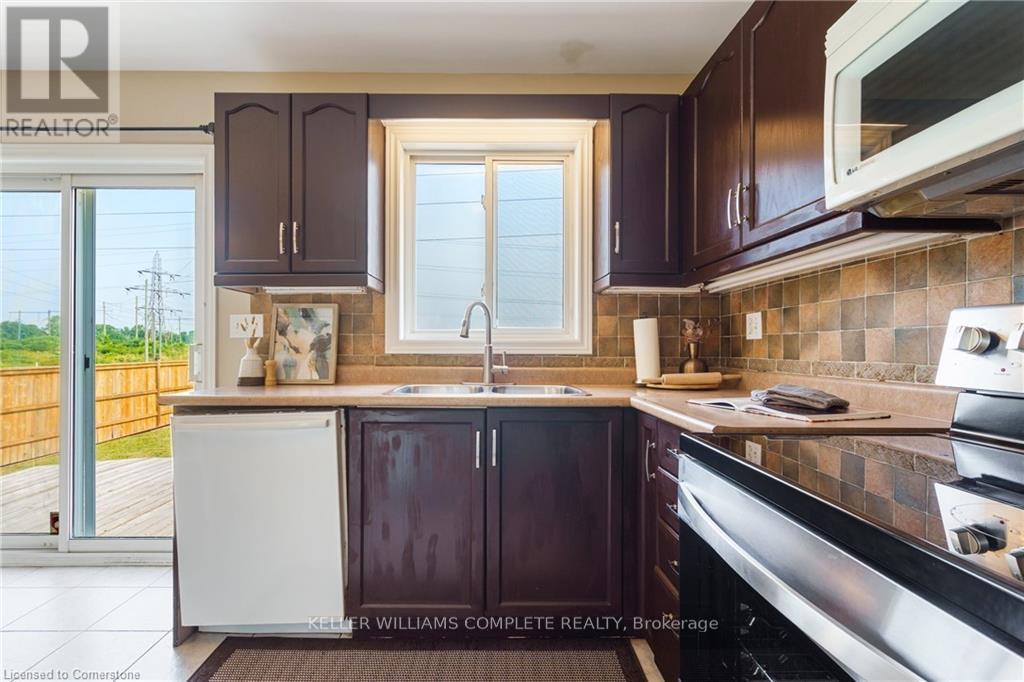 Photo 21 of 42 Grassyplain Drive, Hamilton ON