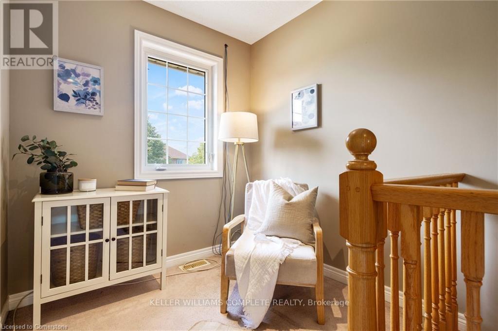 Photo 26 of 42 Grassyplain Drive, Hamilton ON