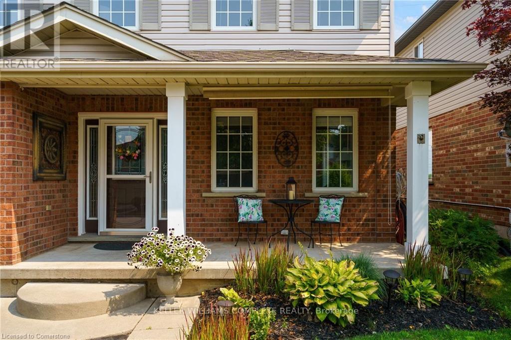Photo 3 of 42 Grassyplain Drive, Hamilton ON