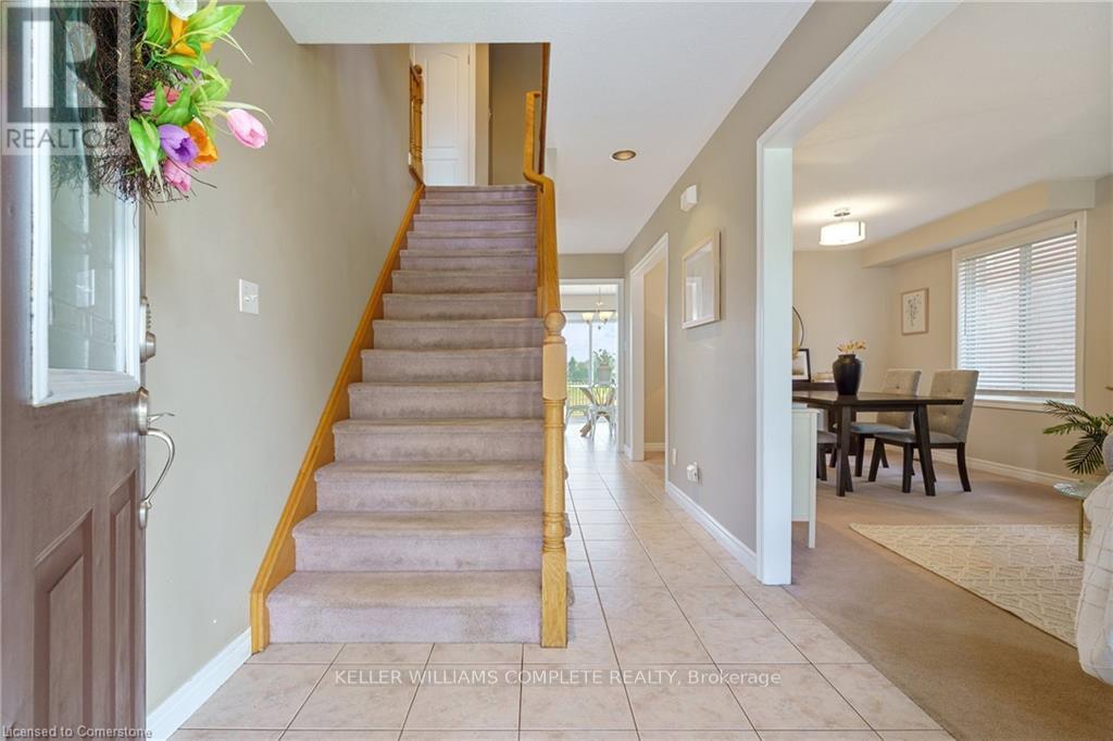 Photo 5 of 42 Grassyplain Drive, Hamilton ON