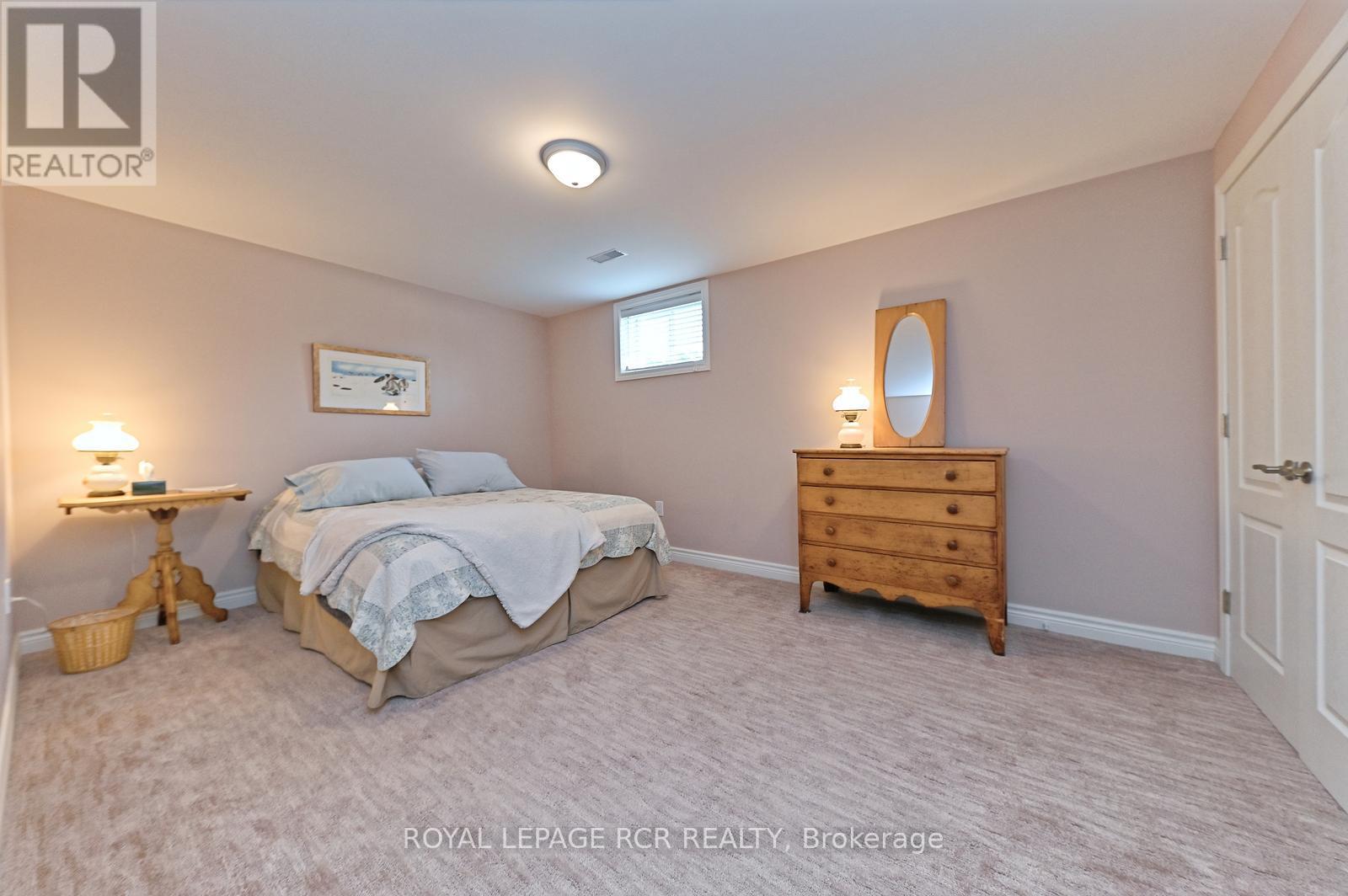 Photo 7 of 174 200 Kingfisher Drive, Mono ON