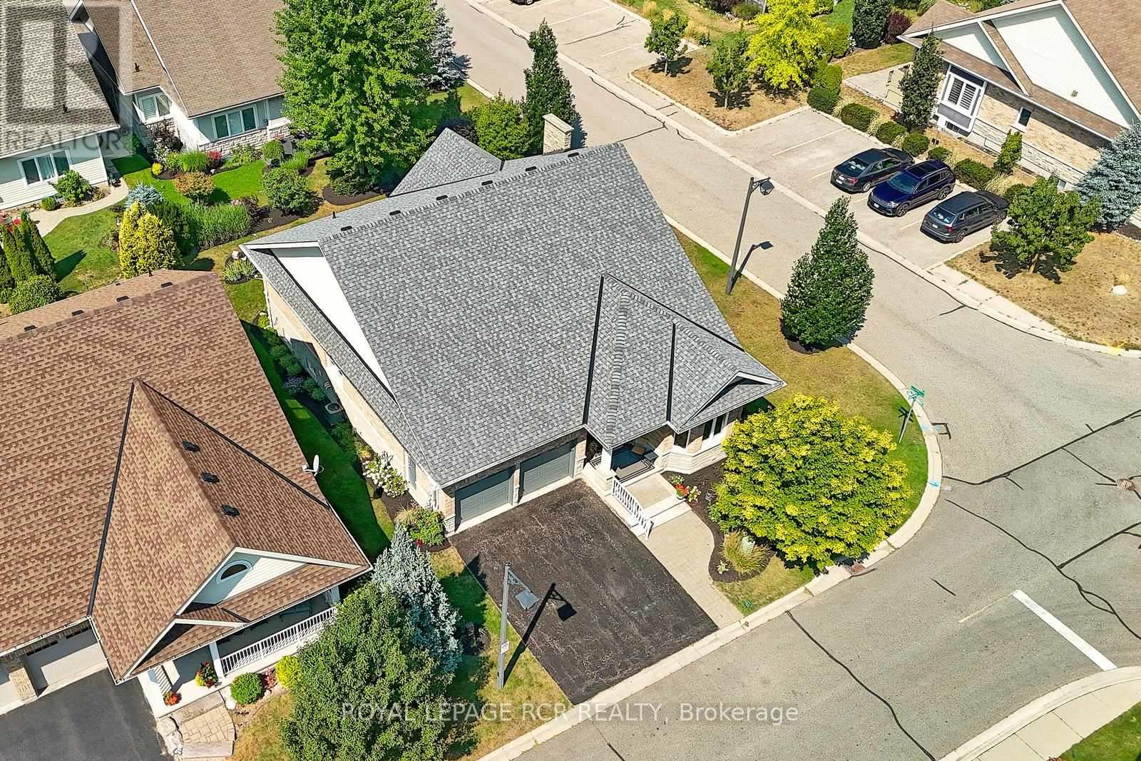 Photo 23 of 174 200 Kingfisher Drive, Mono ON