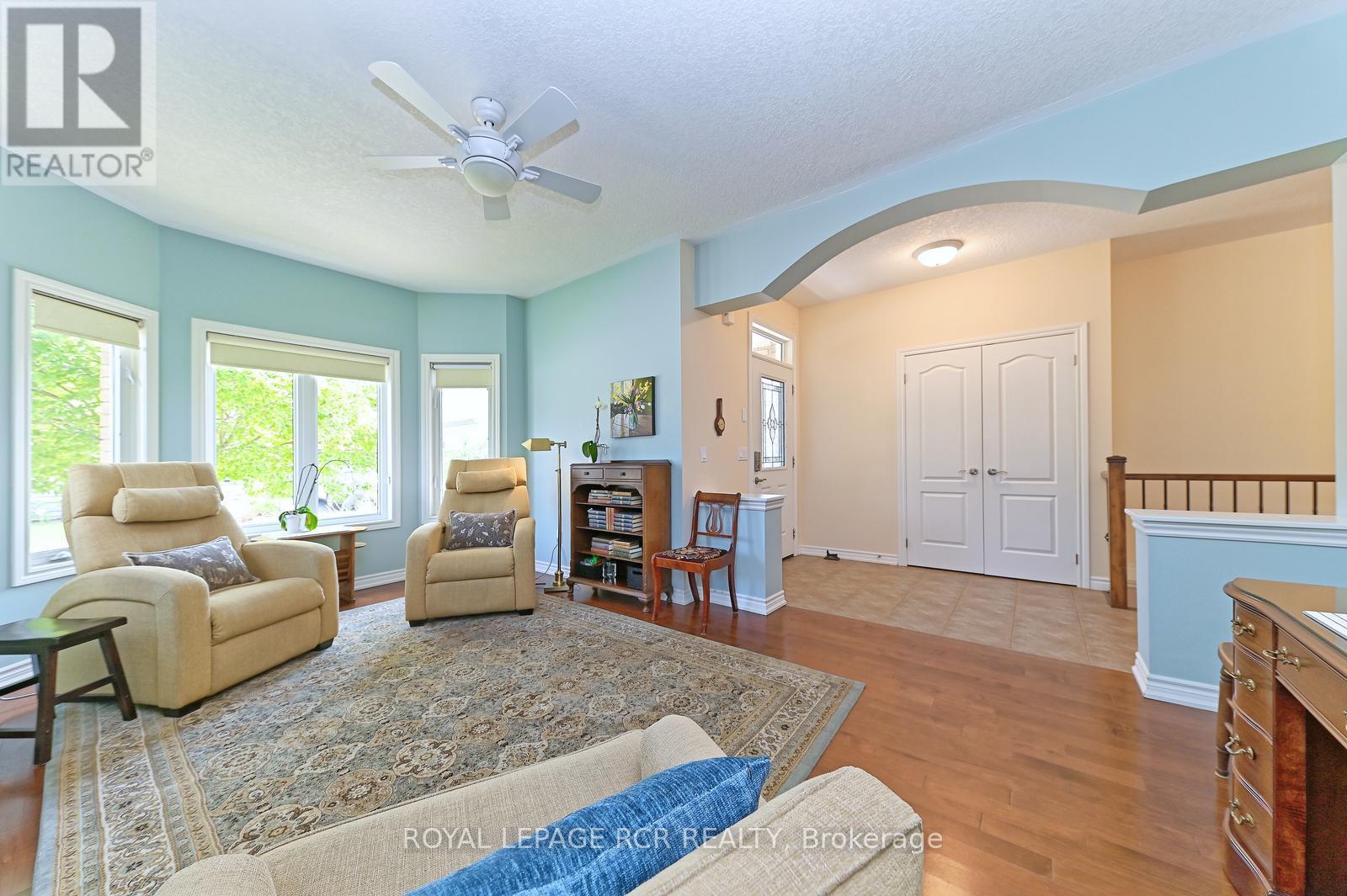 Photo 27 of 174 200 Kingfisher Drive, Mono ON
