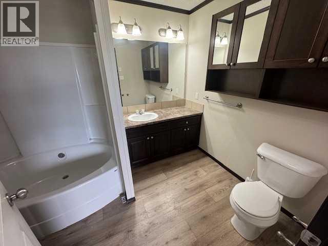 Photo 7 of 4631 24 Avenue S, Lethbridge AB