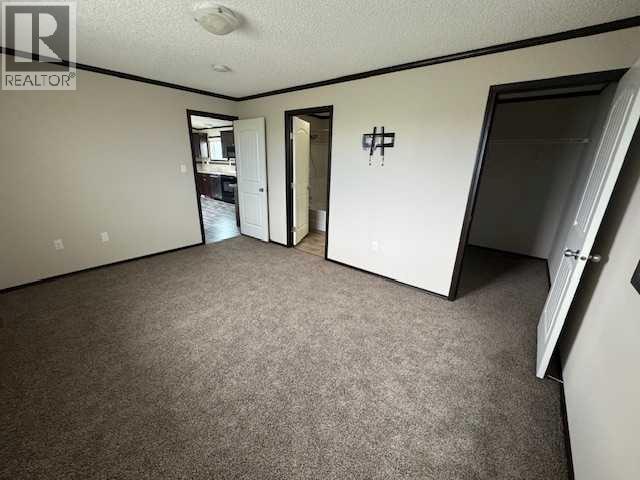 Photo 8 of 4631 24 Avenue S, Lethbridge AB