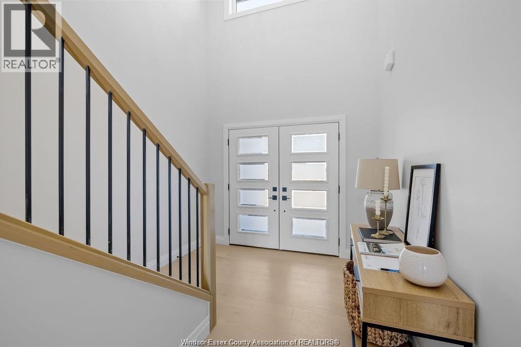 Photo 3 of 8036 Meo Boulevard, Lasalle ON