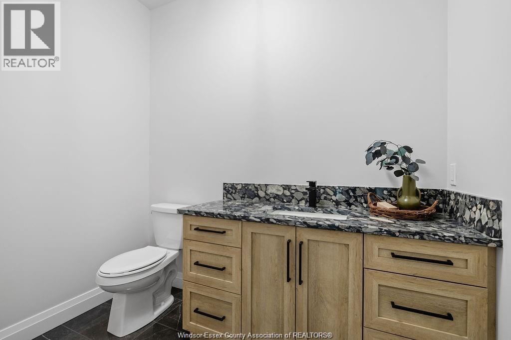 Photo 6 of 8036 Meo Boulevard, Lasalle ON
