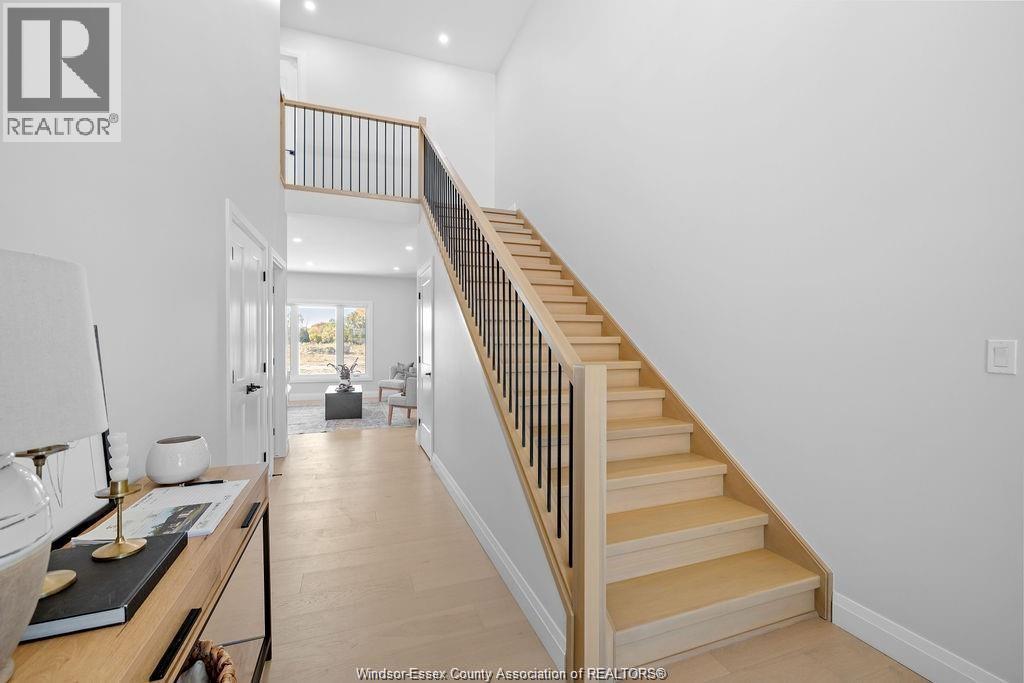 Photo 4 of 8036 Meo Boulevard, Lasalle ON