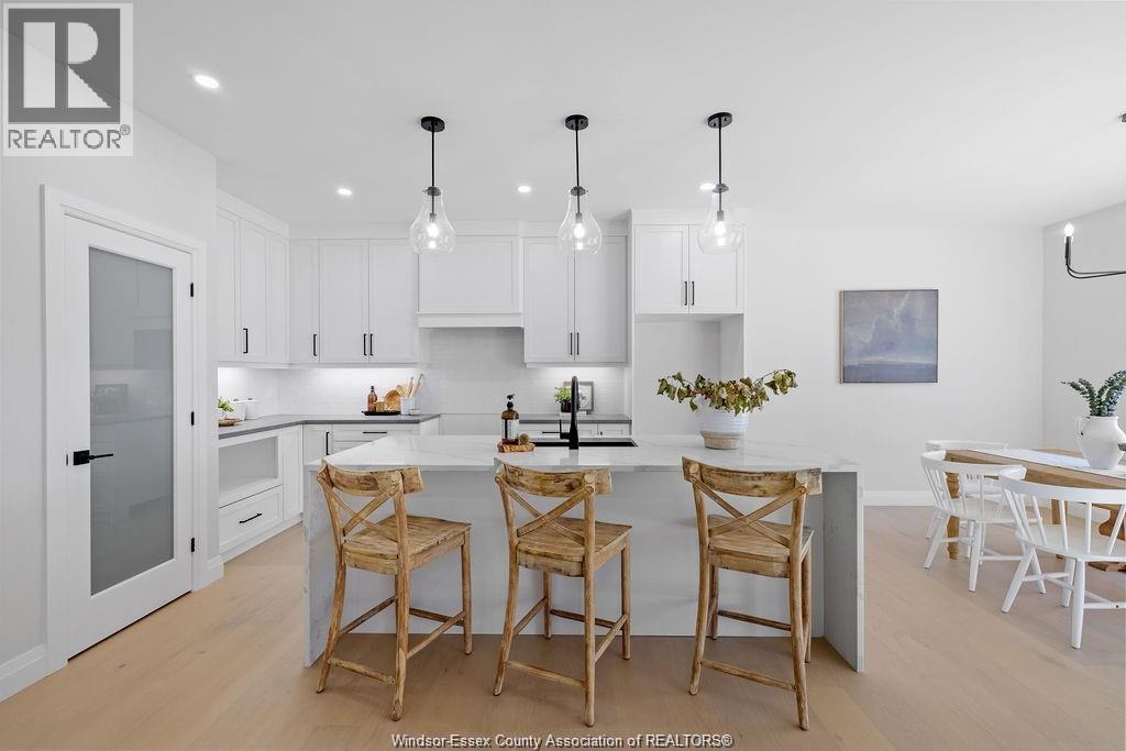 Photo 13 of 8036 Meo Boulevard, Lasalle ON