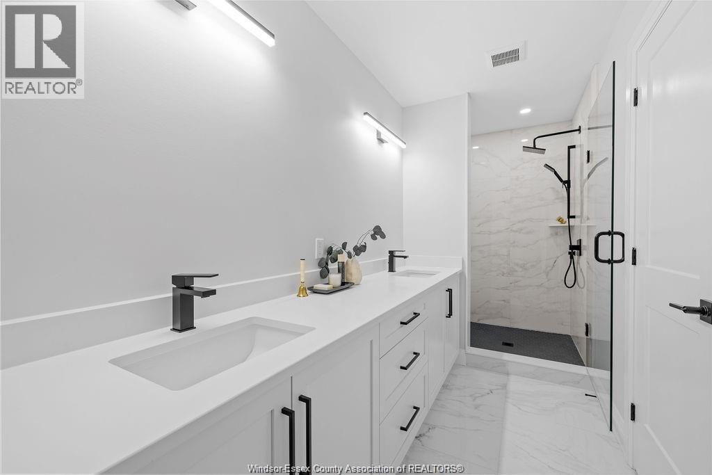 Photo 31 of 8036 Meo Boulevard, Lasalle ON