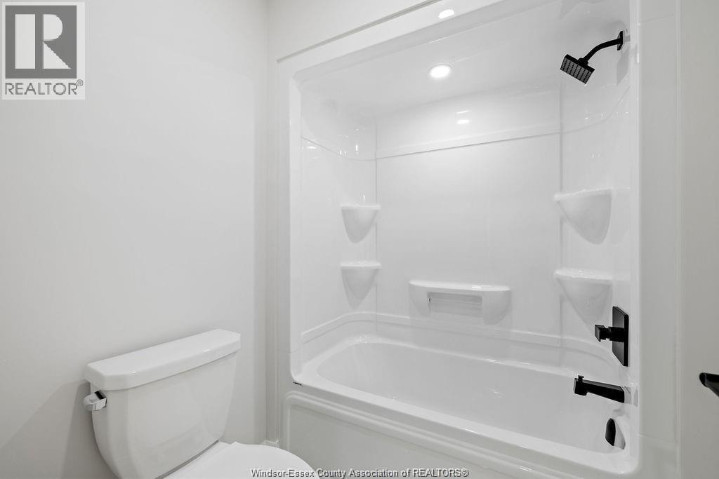 Photo 24 of 8036 Meo Boulevard, Lasalle ON