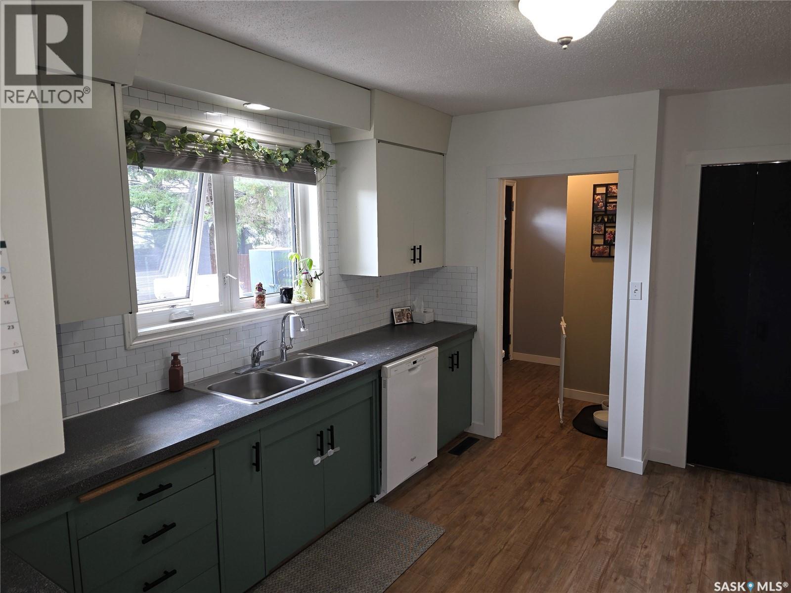 Photo 20 of 213 9th Street E, Wynyard SK