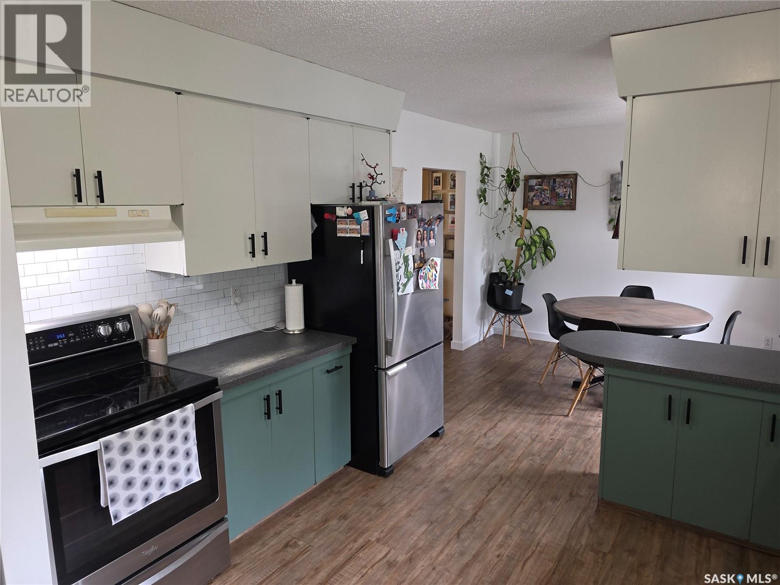 Photo 22 of 213 9th Street E, Wynyard SK